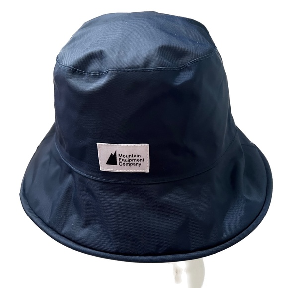 MEC Mountain Equipment Rain Hat Childs Small Navy Blue Chin Strap - Picture 4 of 9